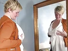 Horny holandako etxekoandrea jolasten bere jostailu