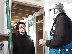 Heldua francaise hilobi sodomisee dans un gangbang avec papy